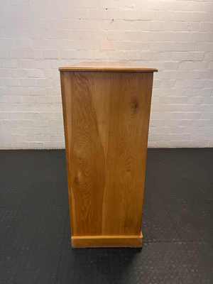 Solid Oak Dining Room Dresser - Minor Edge Wear - 2ndhandwarehouse.com