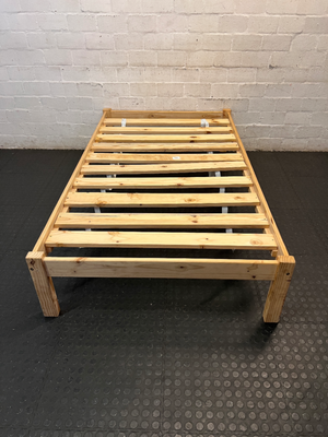 Solid Pine 3/4 Bed Frame — Mattress Marks and Dust S - 2ndhandwarehouse.com