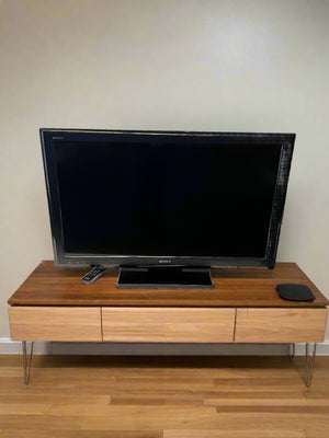 Sony Bravia 40" LED TV with Remote - Minor Scratches