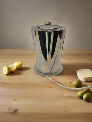 Stylish Chrome Russell Hobbs Electric Kettle – Minor Scratches