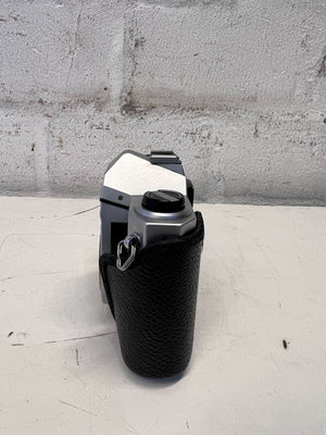 Vintage Pentax K1000 SLR Camera β Retro Design, Minor Wear