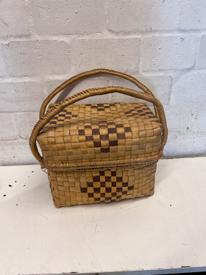 Vintage Two-Tone Woven Rattan Picnic Basket with Lid - 2ndhandwarehouse.com