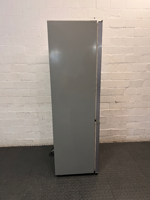 Hisense Silver Fridge Freezer with Water Dispenser — Working Well; Missing Freezer Baskets – condition detail