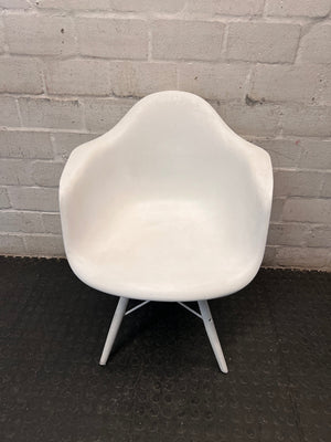 White Moulded Bucket Armchair with Tapered Legs – main front view