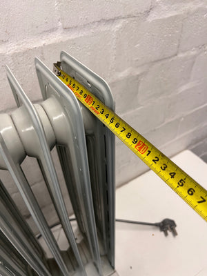 DeLonghi Cream Oil Heater with Castors — Good Working Order – depth measurement