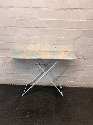 Floral Pattern Folding Ironing Board — Clean and Well-Maintained – condition detail