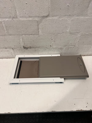 PetSafe Dog Flap with Closing Panel — Good Working Order – condition detail