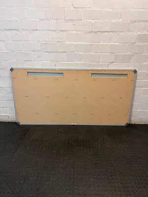 Large Aluminium Framed Whiteboard – condition detail