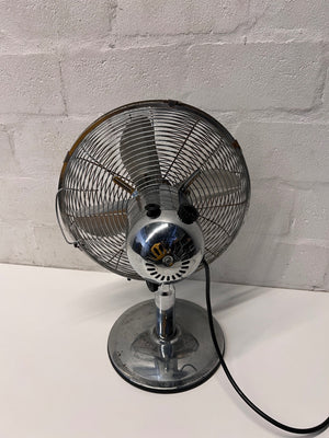 Kambrook Silver Metal Desk Fan — Good Working Order with Surface Rust – condition detail
