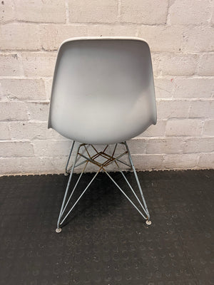 White Moulded Dining Chair with Metal Eiffel Base – condition detail