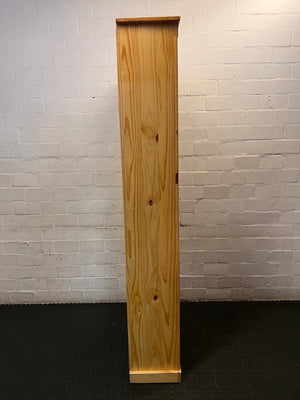 Tall 6-Tier Pine Bookshelf with Cornice — Good Condition with Variable Shelf Configurations – side view