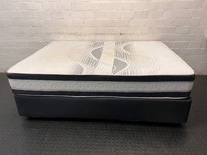 Dynamic Dual Rest Double Base Set — Fair Condition with Visible Surface Marks – back view