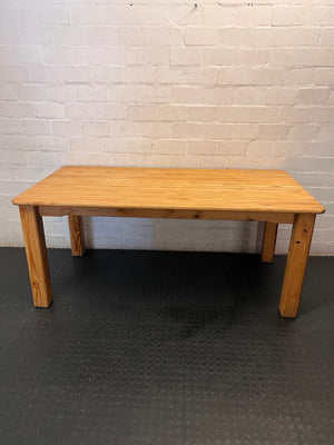 Solid Pine Dining Table in Oak Finish — Minor Green Mark on Table Top – condition detail