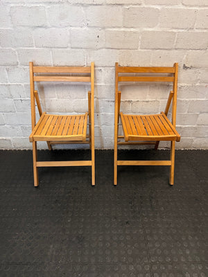 Light Oak Finished Wooden Folding Chair — Good Working Order – condition detail