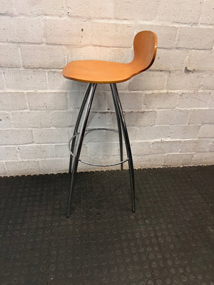 Bentwood Bar Stool with Chrome Legs – condition detail
