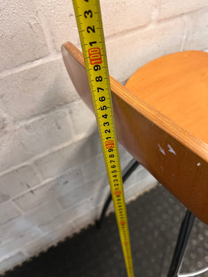 Bentwood Bar Stool with Chrome Legs – height measurement