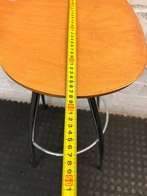 Bentwood Bar Stool with Chrome Legs – width measurement
