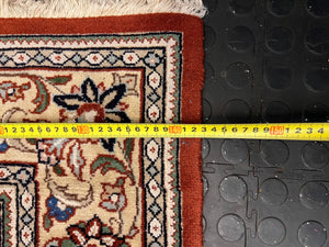 Traditional Patterned Floral Area Rug with Fringe – width measurement