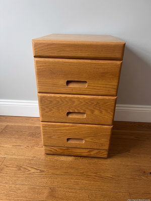 Oak-Finish 3-Drawer Chest with Recessed Handles – styled product image