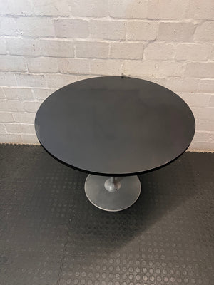 Round Black Table with Metallic Pedestal Base – condition detail