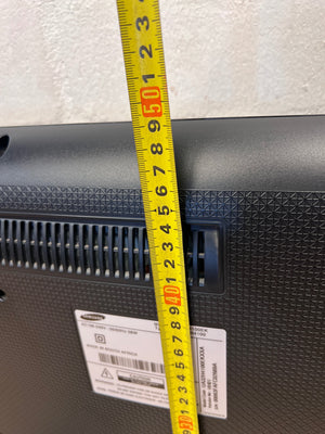 Samsung 32" LED TV with Remote Control – height measurement