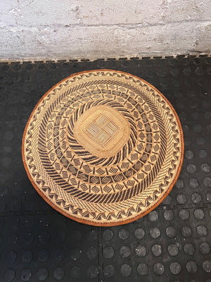Woven Geometric Basket Tray – condition detail
