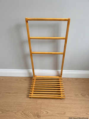 Freestanding Wooden Towel Rack with Slatted Base – styled product image