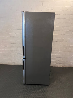 Hisense Brushed Steel Fridge Freezer with Water Dispenser – condition detail
