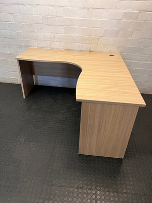 L-Shaped Oak Veneer Office Desk – condition detail
