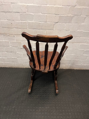 Vintage-Style Wooden Rocking Chair with Turned Spindles – condition detail