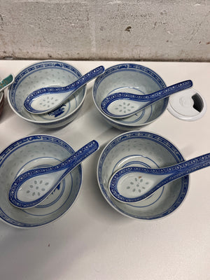 Ceramic Chinese Rice Bowl with Matching Spoon – condition detail