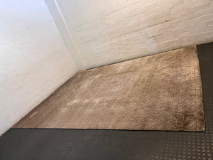 Gonsenhauser Brown Geometric Pattern Area Rug – condition detail