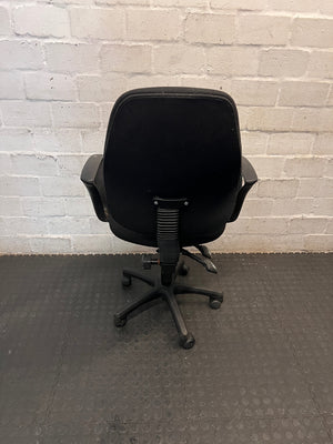 High-Back Black Fabric Office Chair with Armrests – condition detail