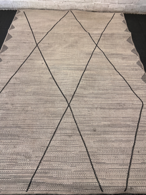 Geometric Diamond Pattern Area Rug — Used - Fair Condition - 2ndhandwarehouse.com