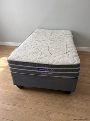 Sleepmasters Seattle MKII Three Quarter Bed Set - Small Tear on Side - 2ndhandwarehouse.com