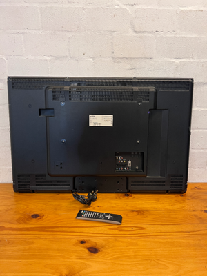 Proline Smart TV with Remote Control — Good Working Order with Wall Bracket - 2ndhandwarehouse.com