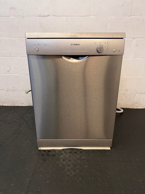 Bosch Serie 2 Silver Freestanding Dishwasher — Clean and Tested - 2ndhandwarehouse.com