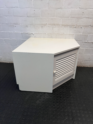 5 Piece White Bedroom Wardrobe and Dressing Unit — Well Used with Worn Paint F - 2ndhandwarehouse.com
