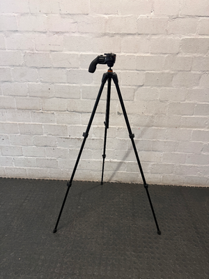 Vanguard Tripod with Pistol Grip Handle — Good Working Order