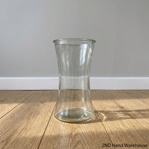 Glass - Elegant Clear Glass Vase - Versatile Decor Piece - Good - 2ndhandwarehouse.com