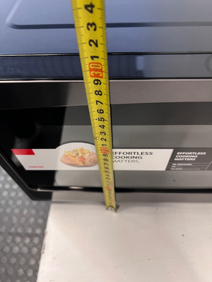 Toshiba Countertop Microwave in Black — Good Working Order