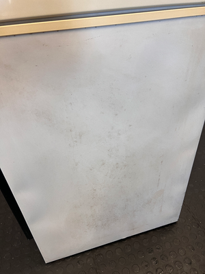 Defy 210L Chest Freezer - Visible Interior Damage - 2ndhandwarehouse.com