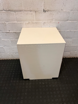 White 3-Drawer Side Table / Pedestal - 2ndhandwarehouse.com