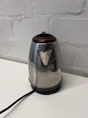 Stainless Steel Cordless Electric Kettle — Good Working Order - 2ndhandwarehouse.com