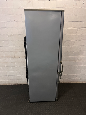 Defy Silver Fridge Freezer — Not Cooling and Exterior Damage - 2ndhandwarehouse.com
