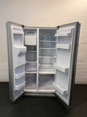 Samsung Grey Side-by-Side Fridge Freezer with Dispenser — Power Fault and Structural Damage