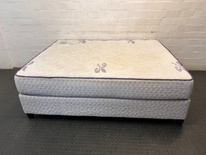 Queen Size Base Set with Fleur-de-lis Accents — Visible Surface Staining and Use