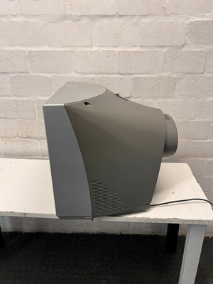 Samsung Plano Silver CRT Television — No Picture Displayed