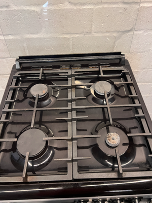 Defy 4-Plate Gas Stove - Good Condition - 2ndhandwarehouse.com