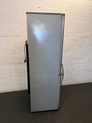 Defy Single Door Fridge Freezer - Needs Gas / Failed Testing (As-Is) - 2ndhandwarehouse.com